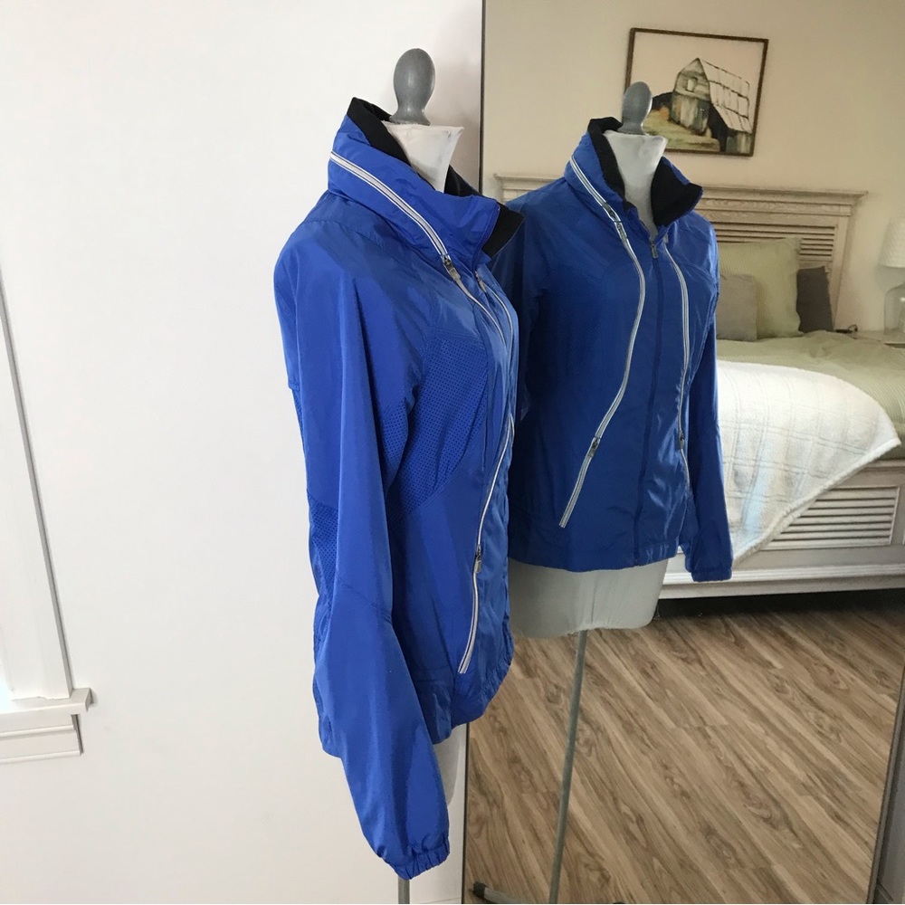 Lululemon Run Record Breaker Jacket in Blue Size 6 Lightweight Coat - Picture 2 of 9